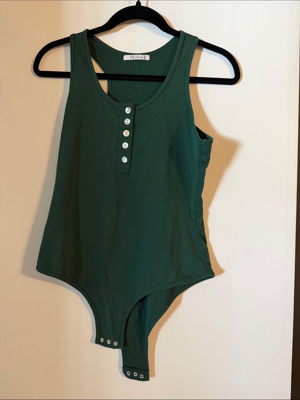 ReoRia Forest Green Ribbed Sleeveless Button-Front Bodysuit